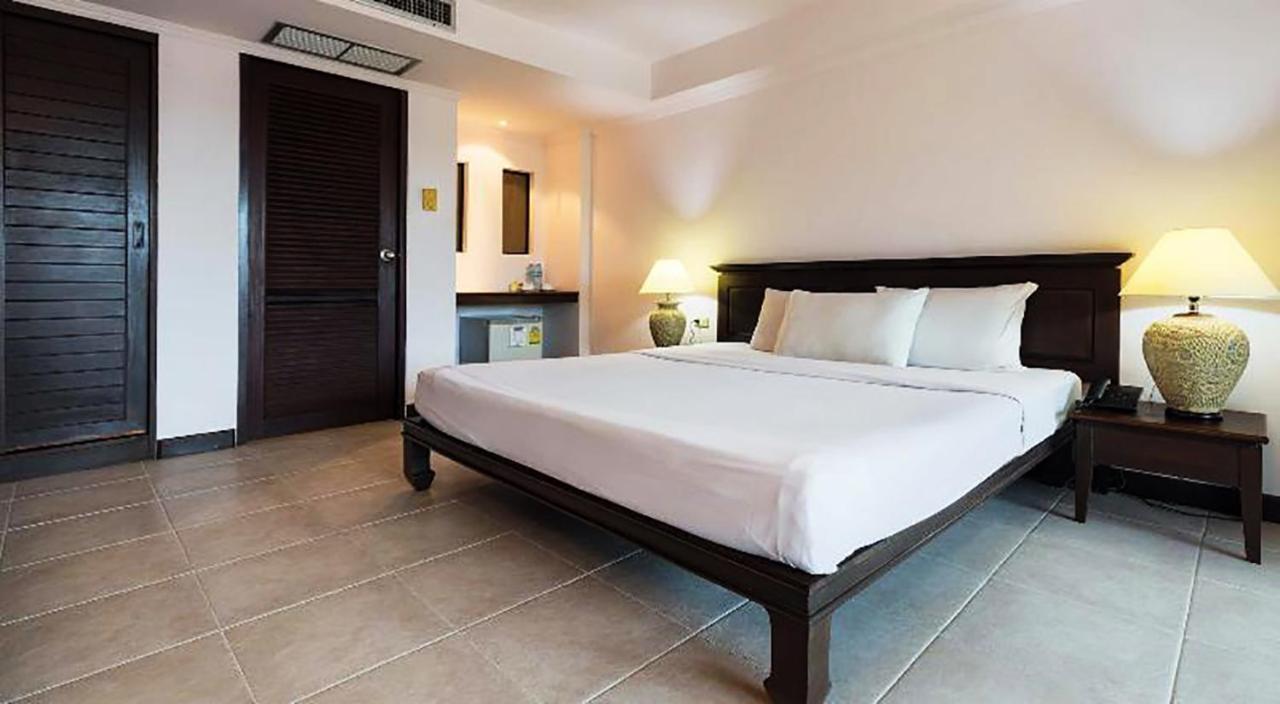 Bodega Phuket Patong (Adults Only) Hostel Kültér fotó