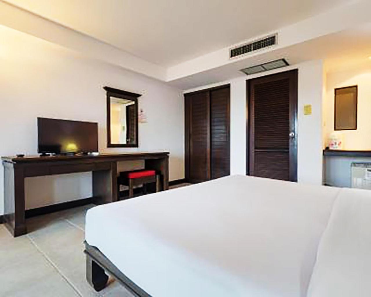 Bodega Phuket Patong (Adults Only) Hostel Kültér fotó