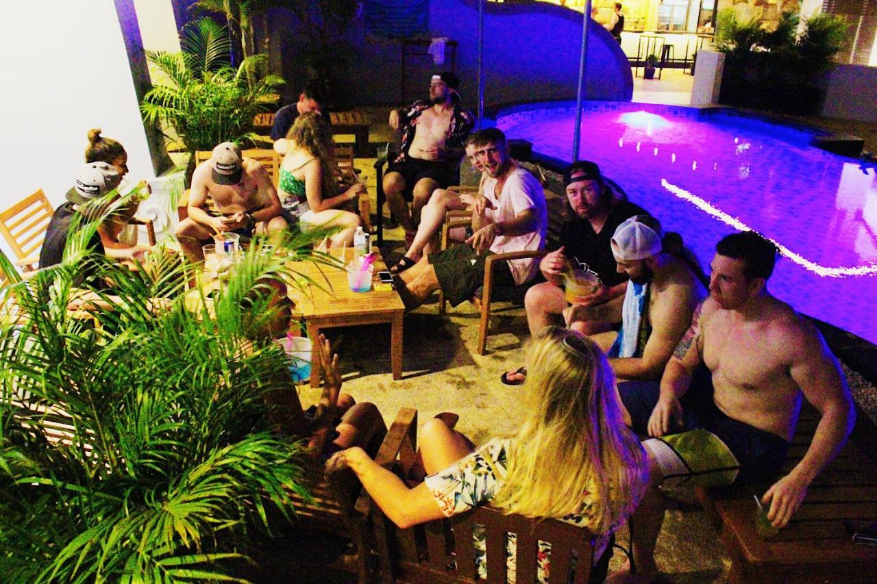 Bodega Phuket Patong (Adults Only) Hostel Kültér fotó