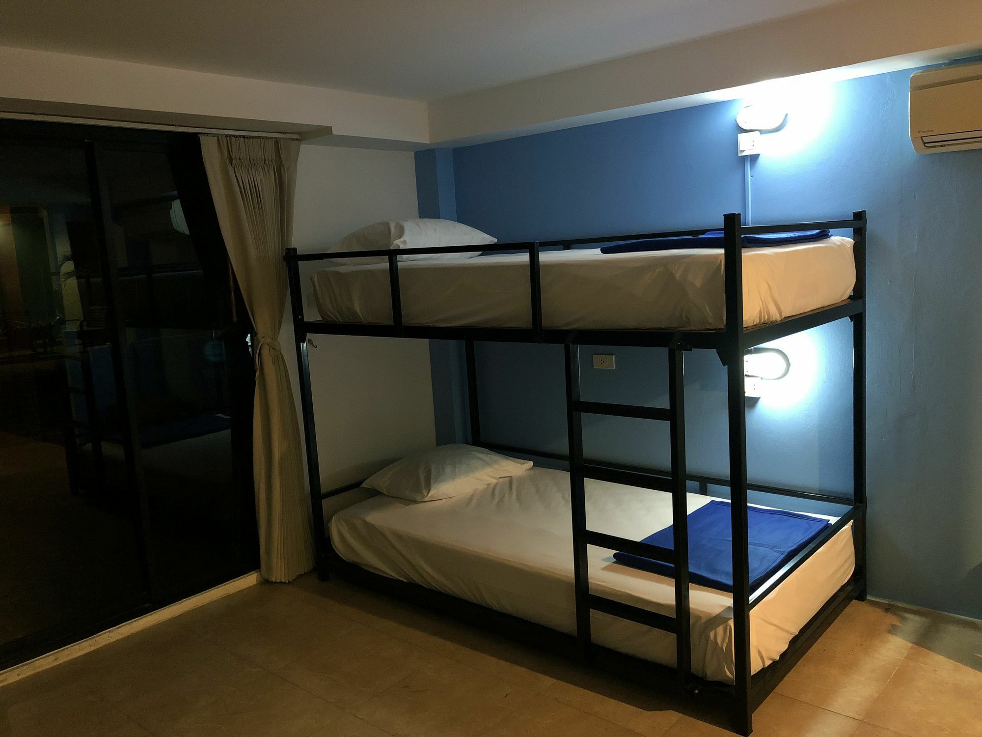 Bodega Phuket Patong (Adults Only) Hostel Kültér fotó